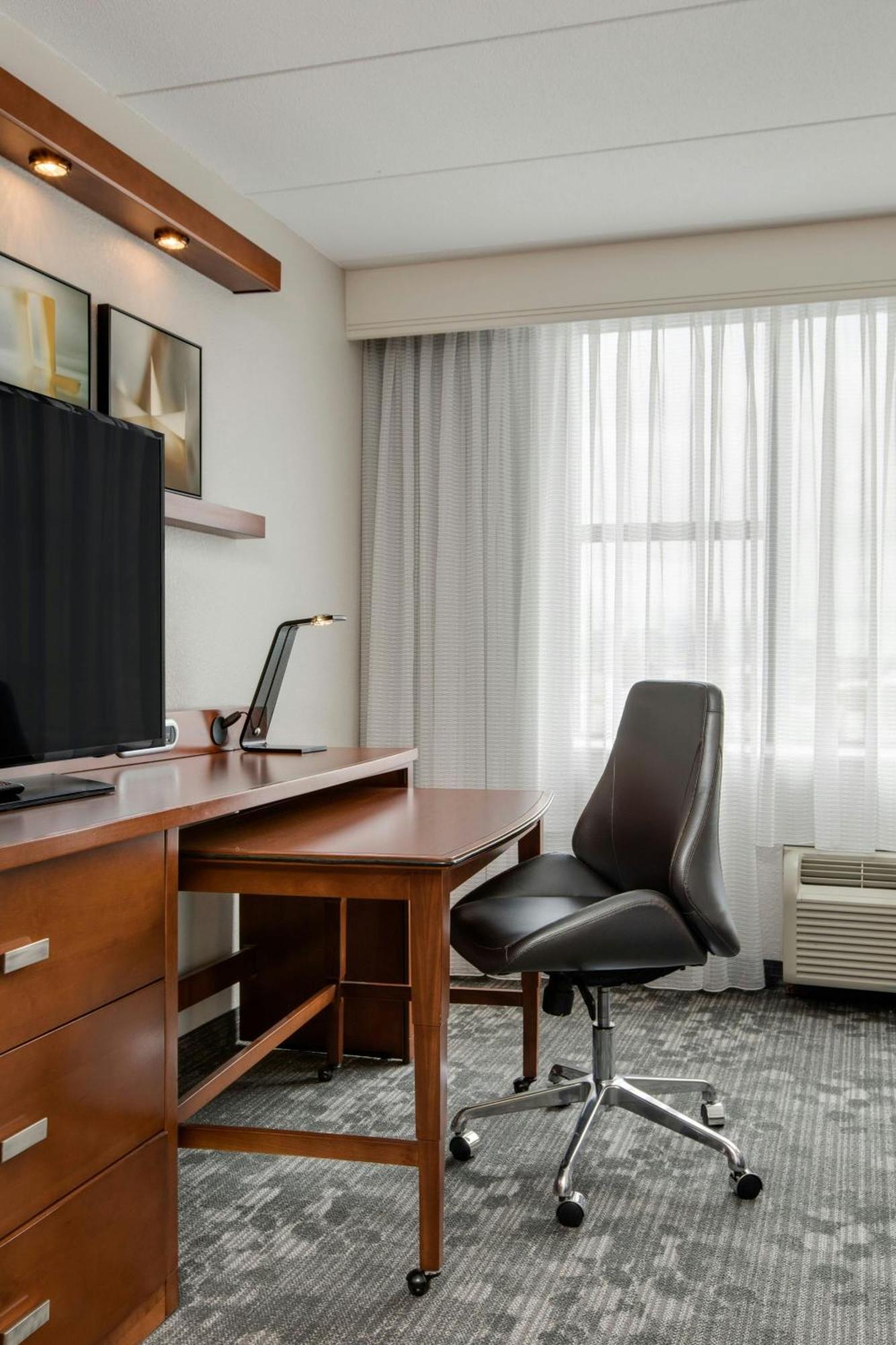 Hotel Courtyard By Marriott Boston Logan Airport Exteriér fotografie