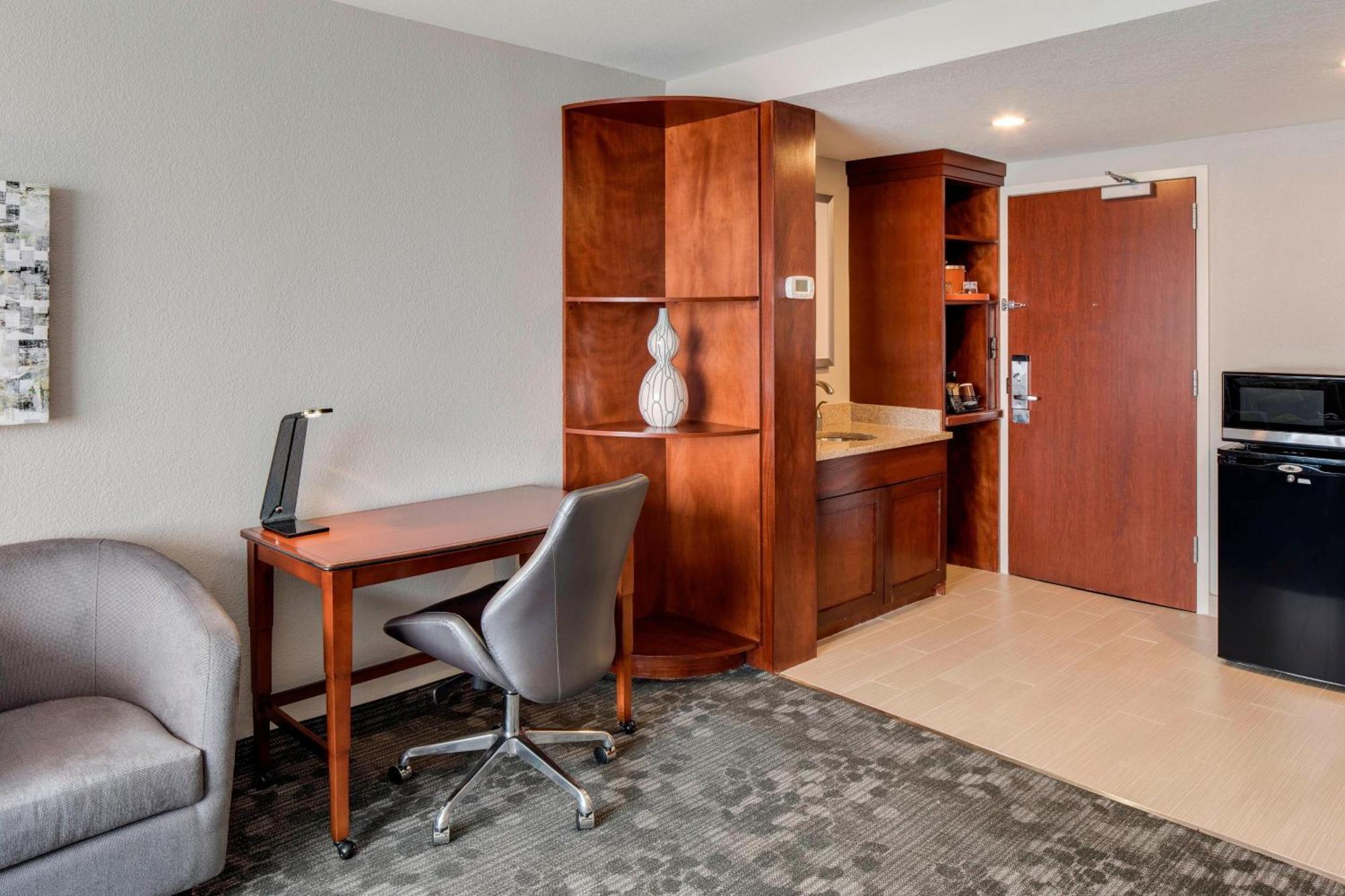 Hotel Courtyard By Marriott Boston Logan Airport Exteriér fotografie