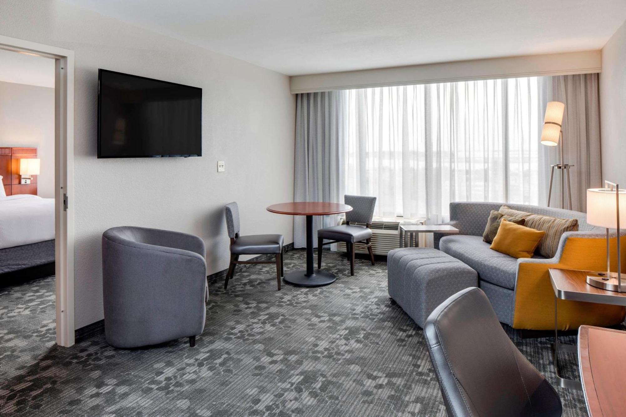 Hotel Courtyard By Marriott Boston Logan Airport Exteriér fotografie